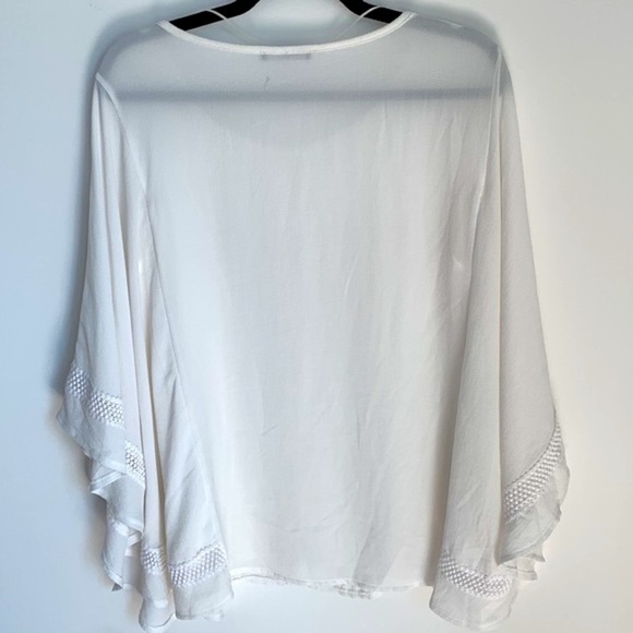 ORIGEM | White Cape Like Blouse with Trim Details. Size M - Picture 2 of 5